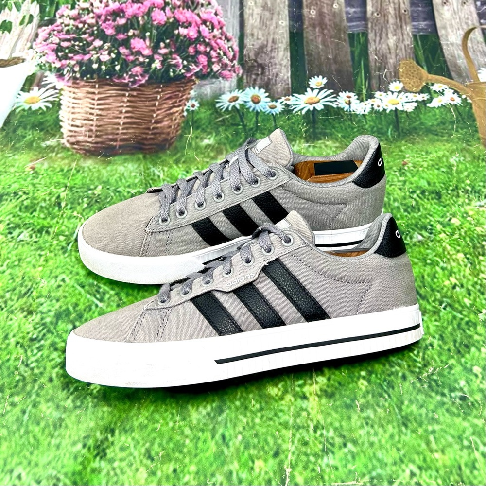 Adidas Unisex Children's Daily 3.0 Size 7 Skate Shoe FX7269 Gray/Black
